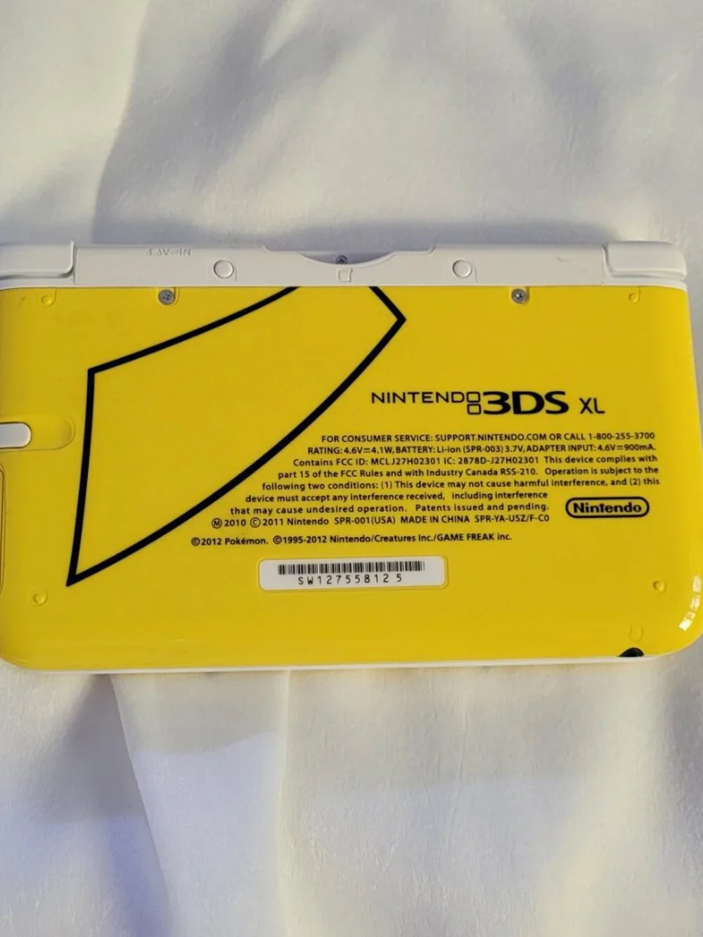 Nintendo 3DS XL Pikachu Edition - Picture 2 of 11